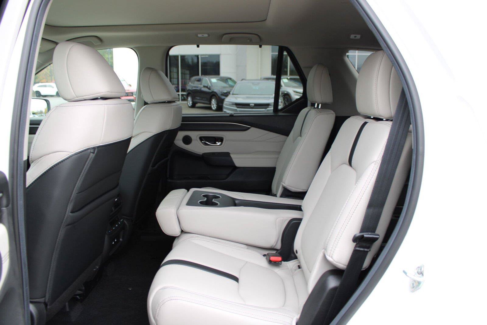 New 2026 Honda Pilot Touring image 16