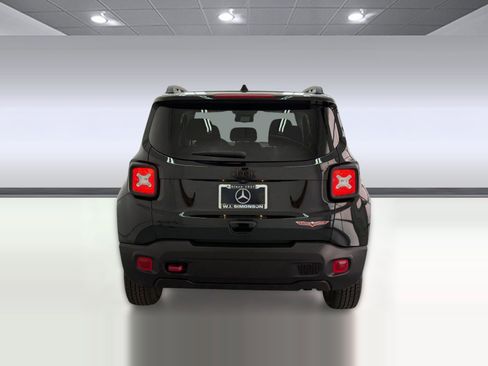 Used 2023 Jeep Renegade Trailhawk image 9