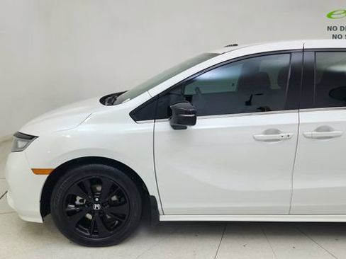 Used 2023 Honda Odyssey Sport image 4