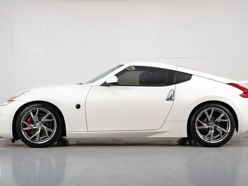 Used 2014 Nissan 370Z Touring w/ Sport Package image 8