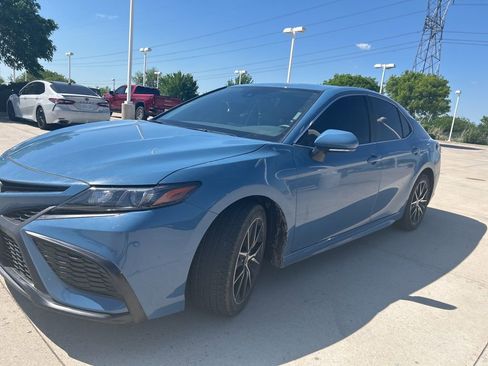 Used 2024 Toyota Camry SE w/ Cold Weather Package image 3