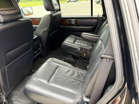 Used 2016 Lincoln Navigator Select AWD/4WD image 21