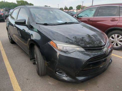 Used 2018 Toyota Corolla LE w/ Carpet Mat Package (TMS) FWD image 3