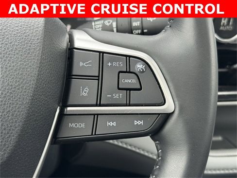 Certified 2022 Toyota Highlander XLE image 32