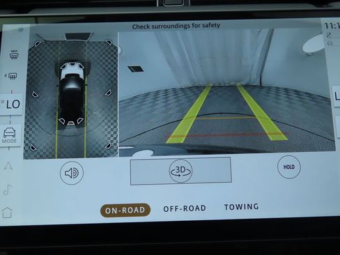 Used 2025 Land Rover Discovery Sport S image 17