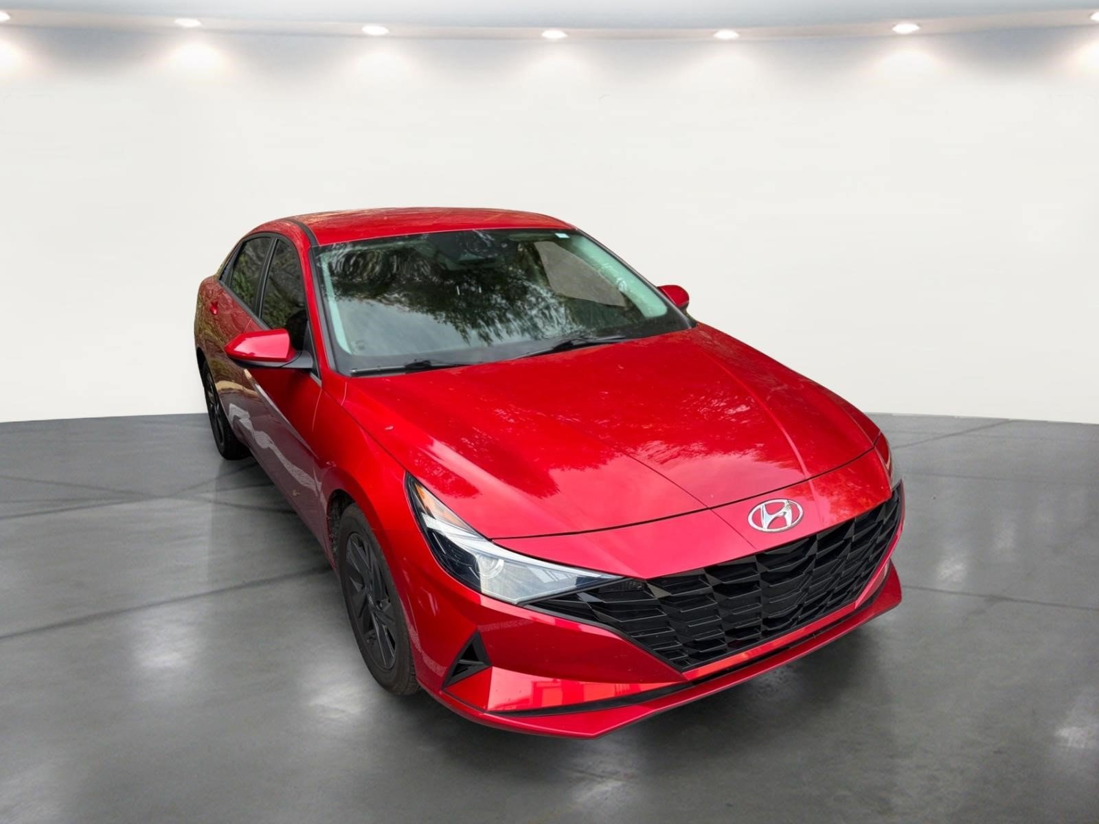Used 2023 Hyundai Elantra SEL w/ Cargo Package FWD image 9