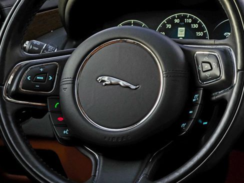 Used 2019 Jaguar XJ L Supercharged image 13