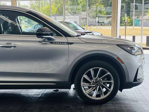 Used 2023 Lincoln Corsair AWD w/ Equipment Group 101A image 5