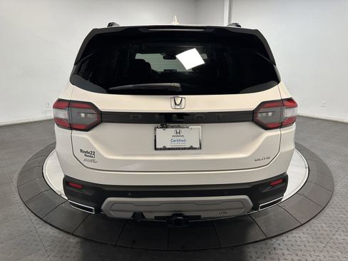 Certified 2024 Honda Pilot Elite image 11