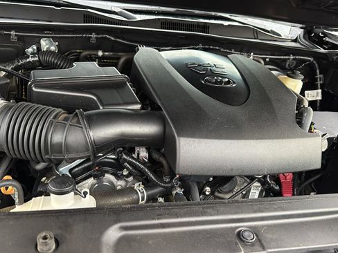 Used 2018 Toyota Tacoma SR5 image 29