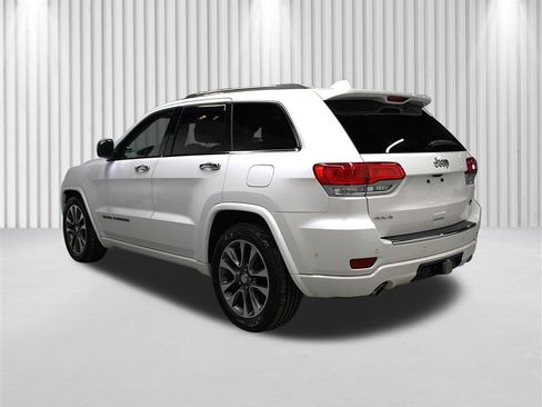 Certified 2017 Jeep Grand Cherokee Overland w/ Jeep Active Safety Group AWD/4WD image 5