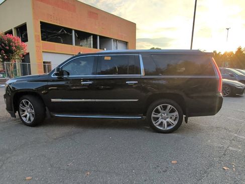 Used 2016 Cadillac Escalade ESV Luxury AWD/4WD image 7
