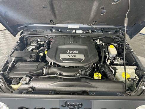 Used 2017 Jeep Wrangler Unlimited Sahara AWD/4WD image 30