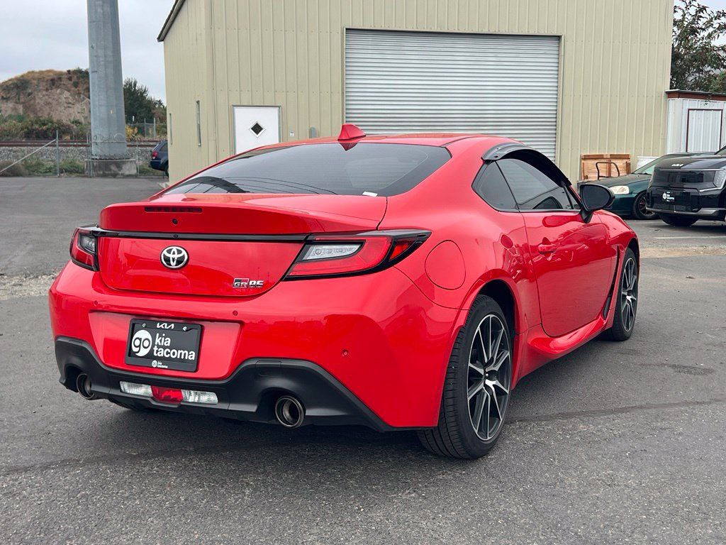 Used 2023 Toyota GR86 w/ ALL Weather Mat Package (TMS) RWD image 9