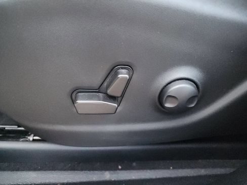 Used 2022 Jeep Cherokee Trailhawk image 17