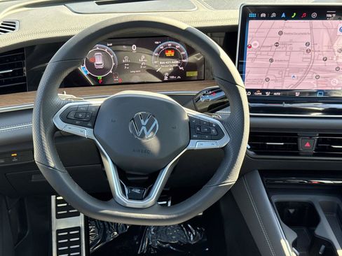 New 2026 Volkswagen Tiguan SEL R-Line image 8