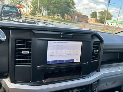 New 2025 Ford F350 XL w/ XL Chrome Package image 28