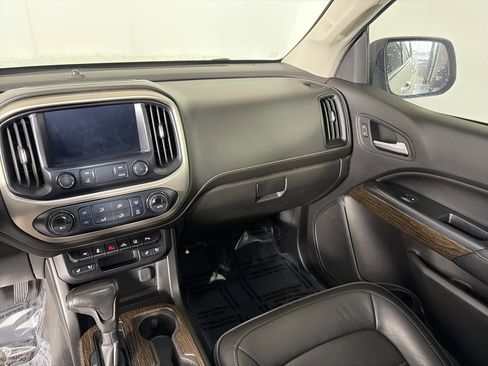 Used 2019 GMC Canyon Denali image 4