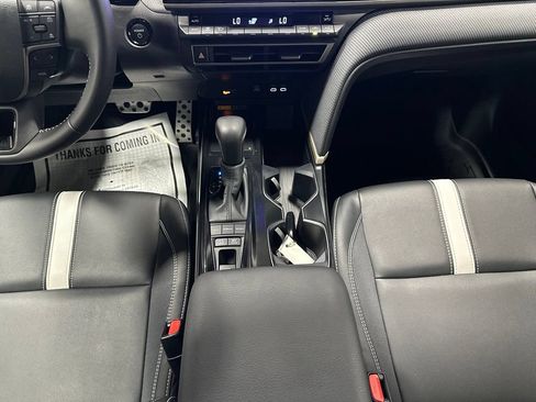 Used 2026 Toyota Camry SE FWD image 39