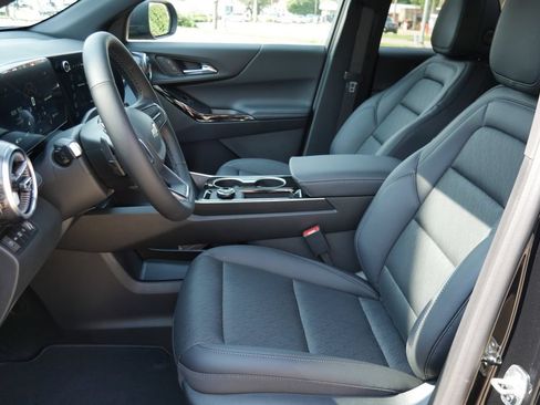New 2027 Chevrolet Equinox LT w/ Convenience Package II AWD/4WD image 23