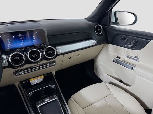 Used 2026 Mercedes-Benz GLB 250 4MATIC image 23