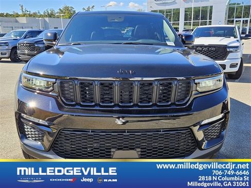 New 2025 Jeep Grand Cherokee Limited w/ Black Appearance Package image 2