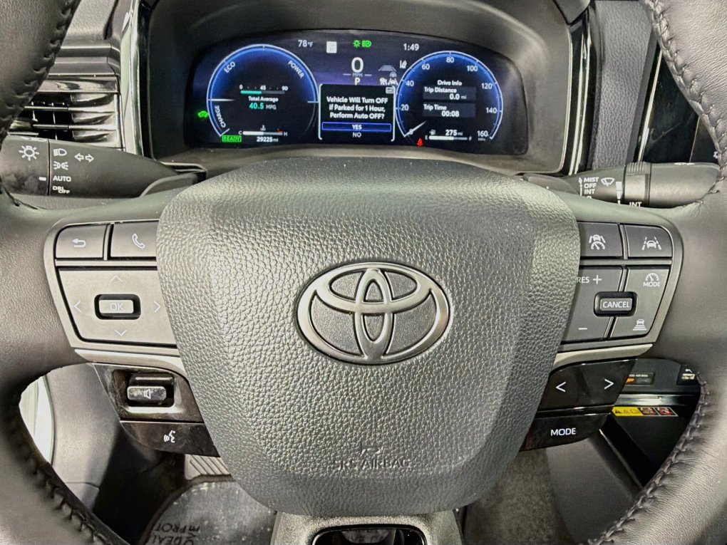 Used 2025 Toyota Camry XSE FWD image 16