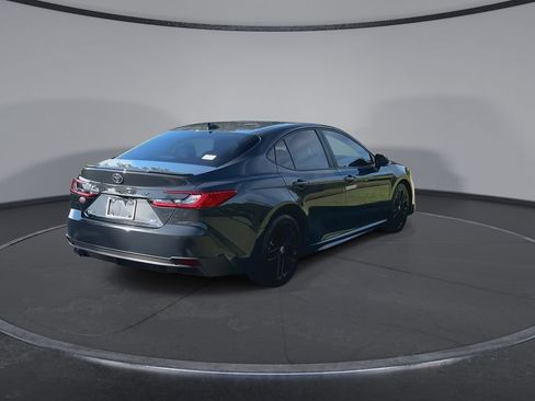 Used 2025 Toyota Camry SE w/ Convenience Package FWD image 8