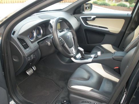 Used 2013 Volvo XC60 T6 R-Design Platinum AWD/4WD image 26