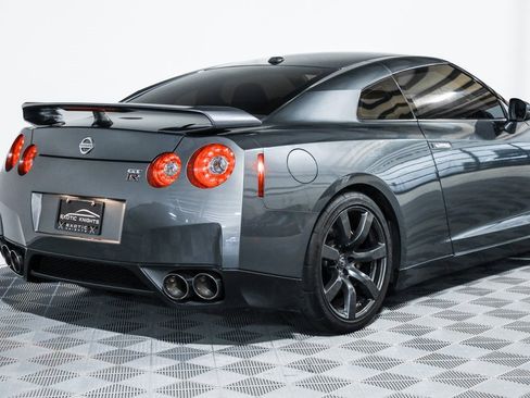 Used 2009 Nissan GT-R Premium image 5