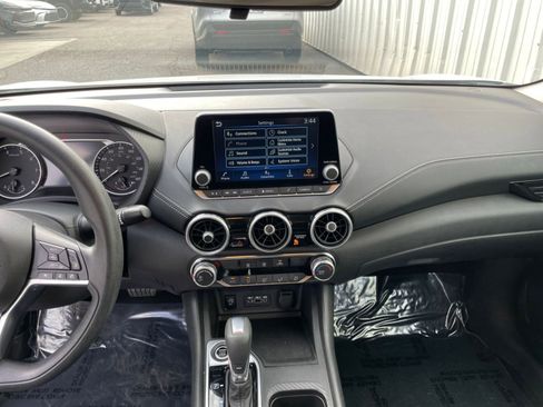 Used 2024 Nissan Sentra SV image 17