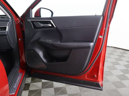 New 2026 Mitsubishi Outlander SE image 29