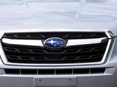 Used 2017 Subaru Forester 2.5i Premium w/ All-Weather Package image 18