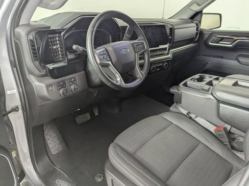 Used 2024 Chevrolet Silverado 1500 RST w/ Redline Edition AWD/4WD image 9