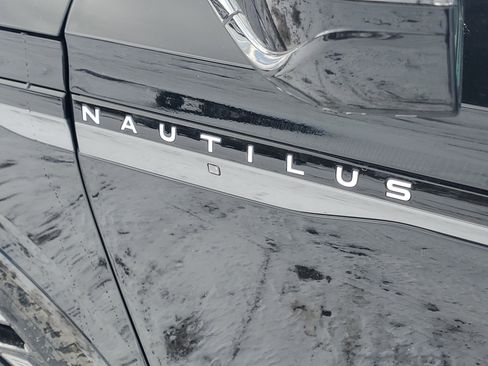 New 2026 Lincoln Nautilus Reserve w/ Jet Appearance Package image 7