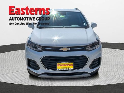 Used 2020 Chevrolet Trax LT image 2
