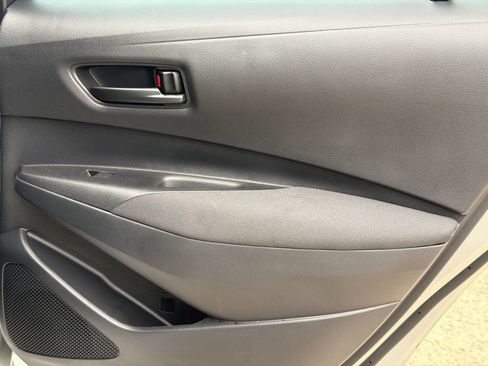Used 2025 Toyota Corolla LE FWD image 20