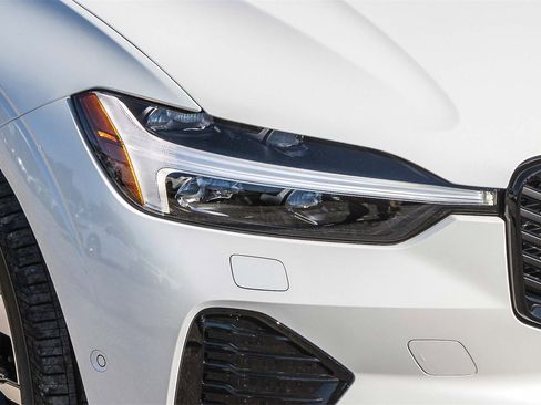 New 2026 Volvo XC60 B5 Plus w/ Climate Package PRO image 18