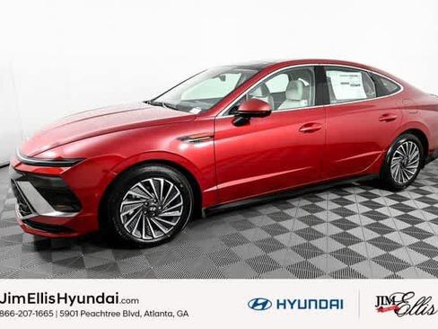 New 2025 Hyundai Sonata Limited FWD image 3