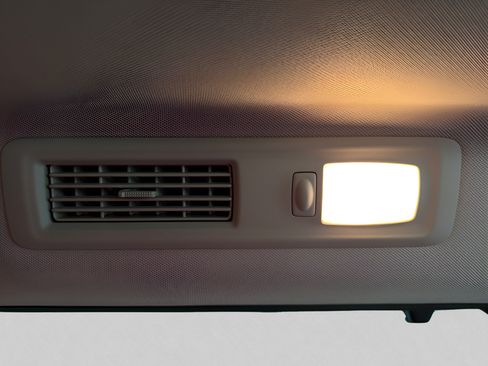 Used 2025 Nissan Pathfinder Platinum FWD image 86
