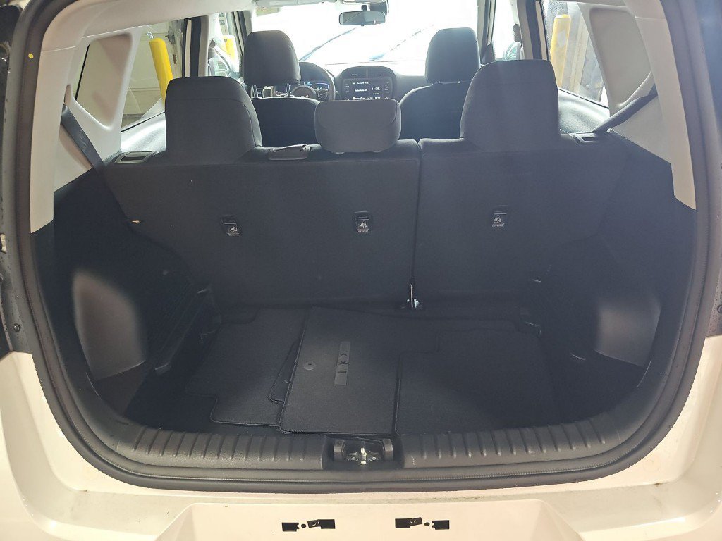 Certified 2025 Kia Soul LX w/ LX Technology Package FWD image 16