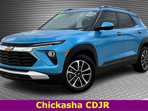 Used 2025 Chevrolet TrailBlazer LT image 1