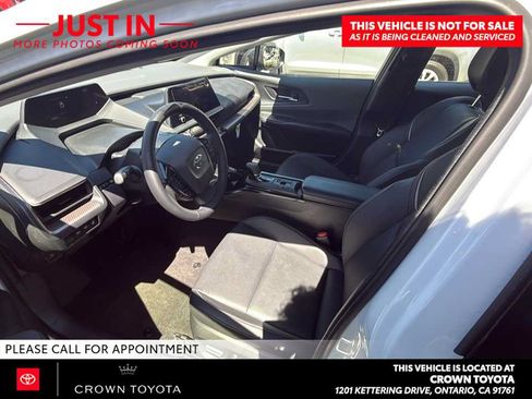 Used 2026 Toyota Prius XLE FWD image 4