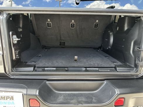 Used 2021 Jeep Wrangler Unlimited Rubicon image 9