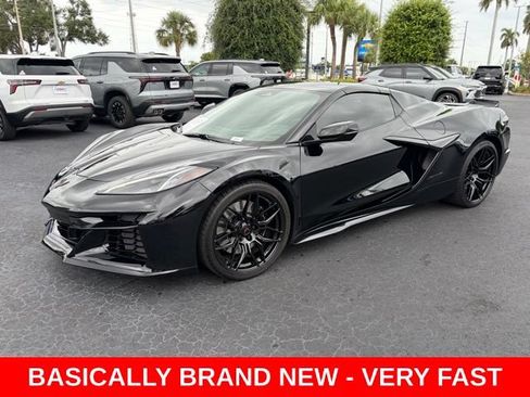 Used 2025 Chevrolet Corvette Z06 RWD image 3