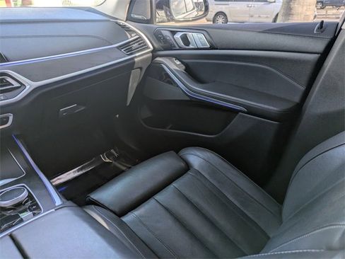 Used 2021 BMW X7 xDrive40i w/ Premium Package image 22