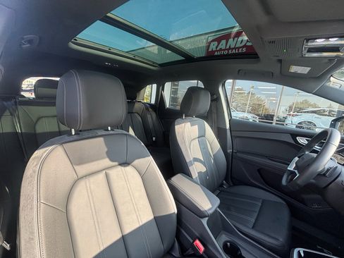 Used 2024 Audi Q4 e-tron Premium Plus w/ Premium Plus image 17