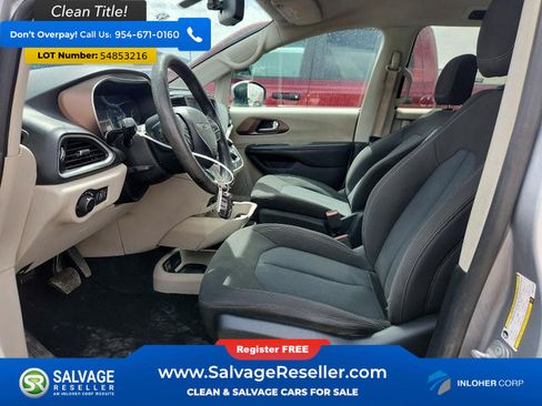 Used 2021 Chrysler Voyager LX FWD image 9