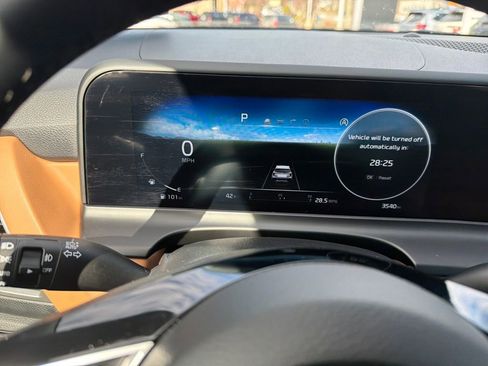 Certified 2025 Kia Seltos EX w/ EX Sunroof Package image 18