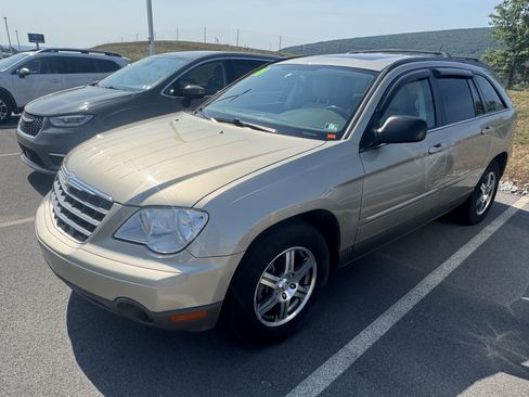 Used 2008 Chrysler Pacifica Touring AWD/4WD image 3